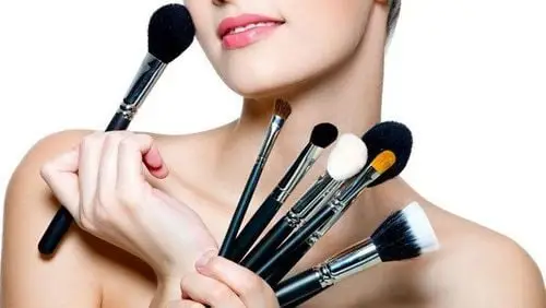 How to Choose the Right Makeup for Your Skin Type?